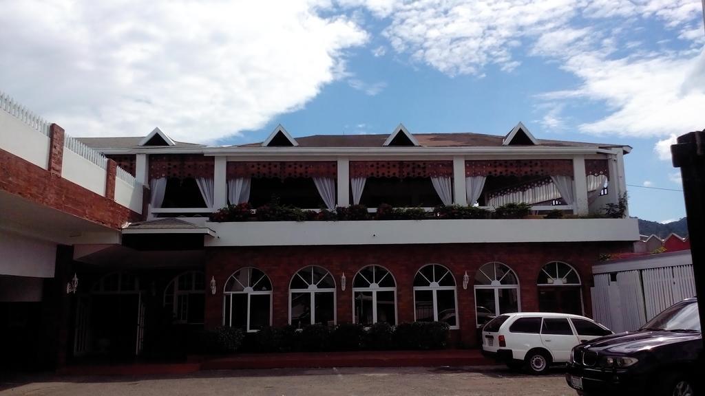 Village Hotel Ocho Rios Bagian luar foto