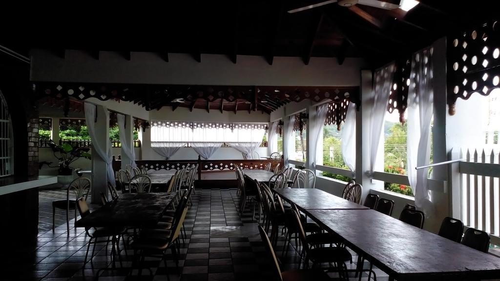 Village Hotel Ocho Rios Bagian luar foto