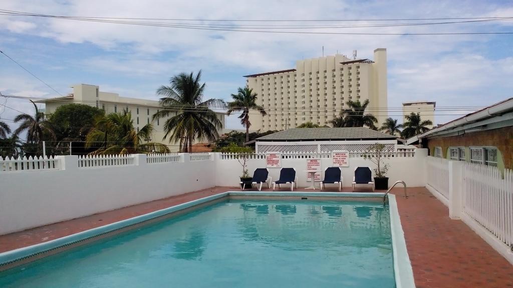 Village Hotel Ocho Rios Bagian luar foto