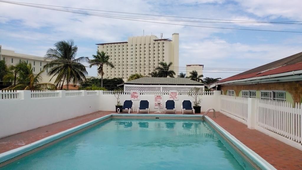 Village Hotel Ocho Rios Bagian luar foto